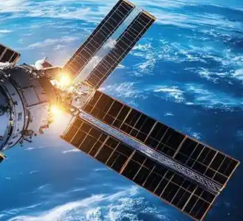 VPN（虚拟专用网络）是一种网络技术，允许用户在公共网络上建立一个安全的、匿名的通道，以访问私有的、受限制的网络资源或加密的通信渠道